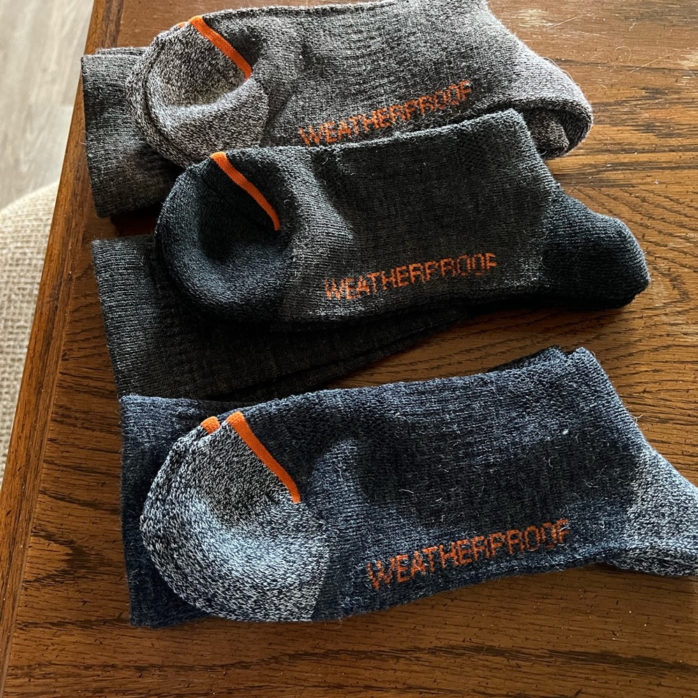 men’s weatherproof socks.